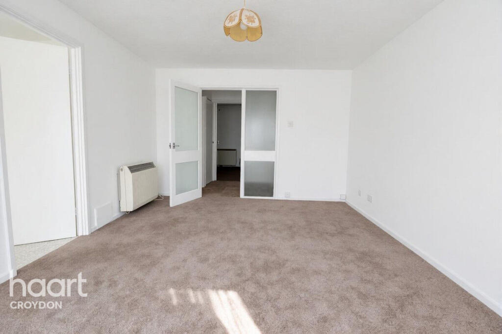 Apartment in Croydon - View 2