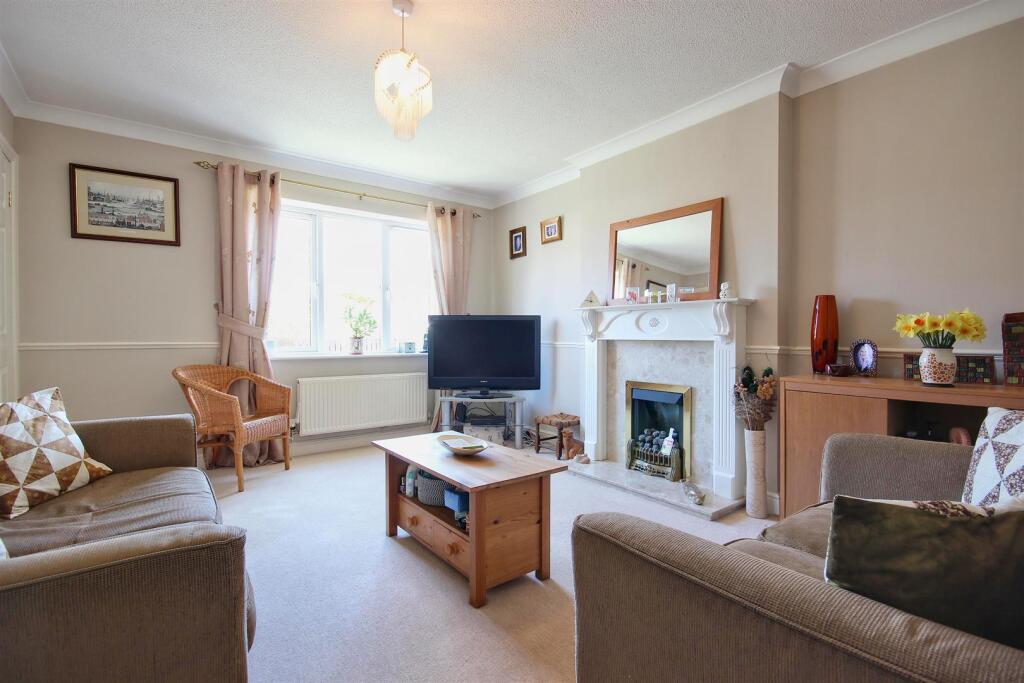 Oaklands, Hornsea photo 3