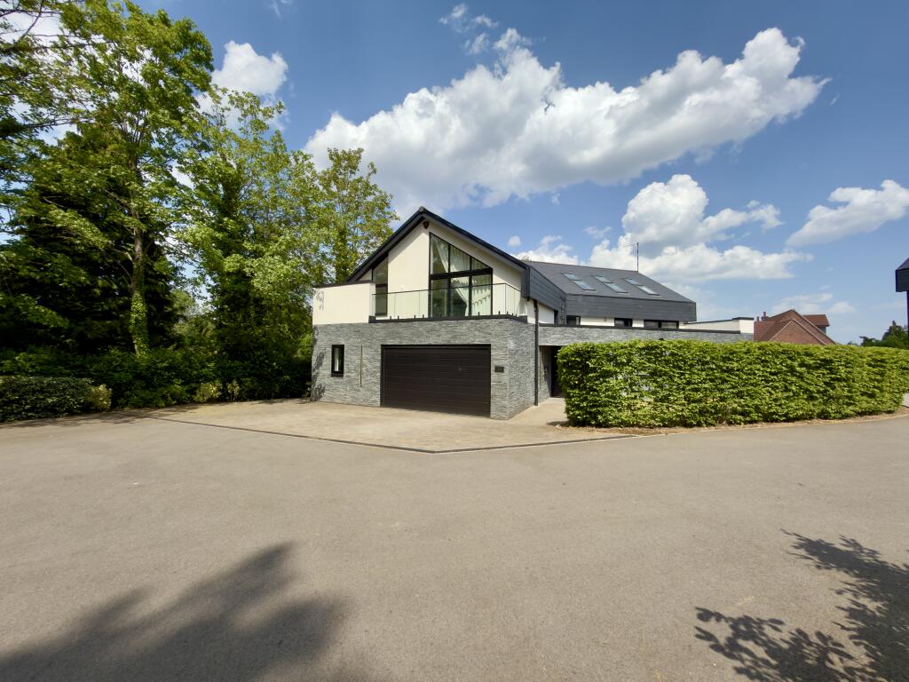 Main image of property: The Willows, Bridle Road, Bramcote, NG9