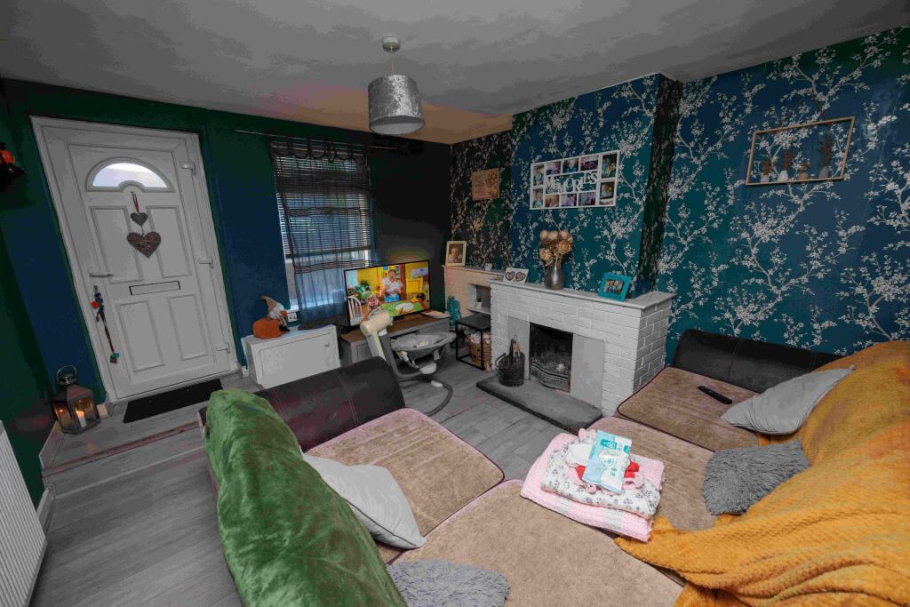 Chester Road, Flint, CH6 photo 5