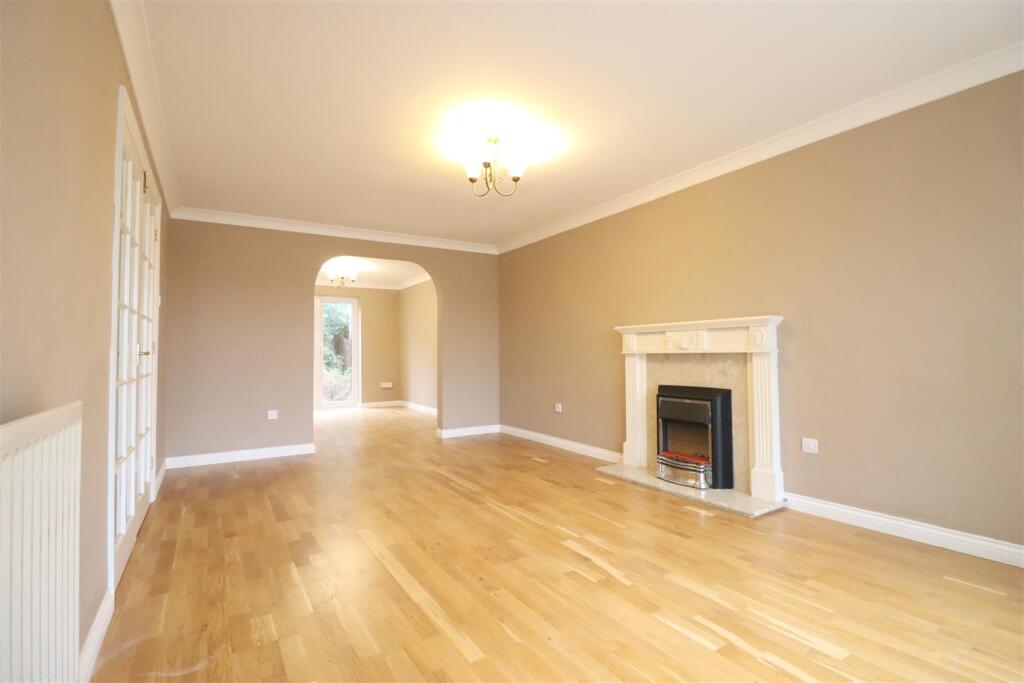 House in Kettering, Brambleside - View 4