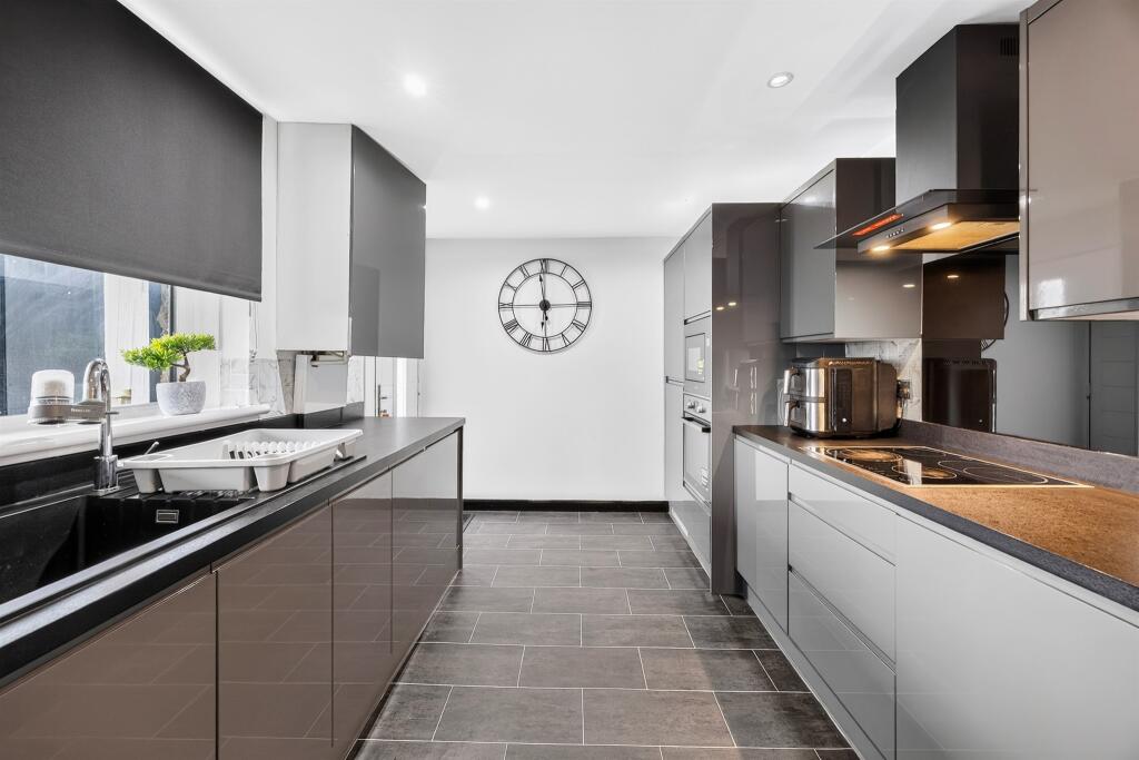 House in Paisley - View 5