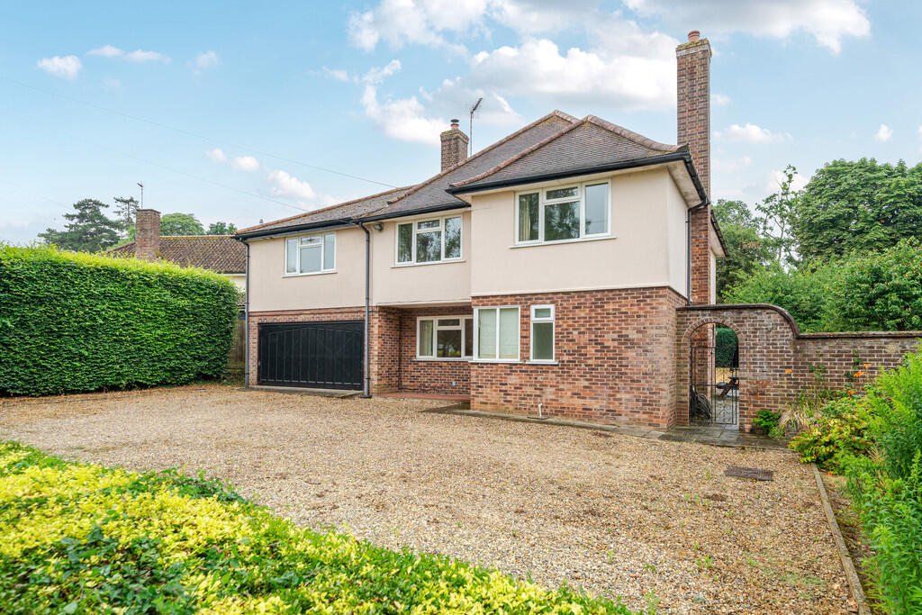 5-bed detached on Bury St. Edmunds, Suffolk., £695,000