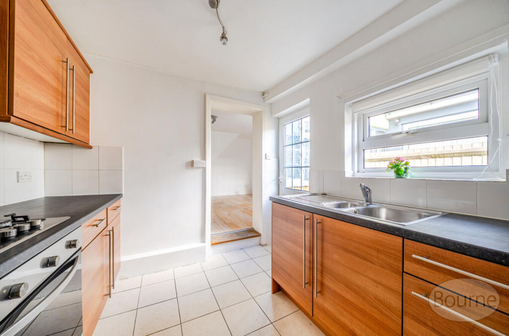 House in Waverley, Hale, Farnham - View 5