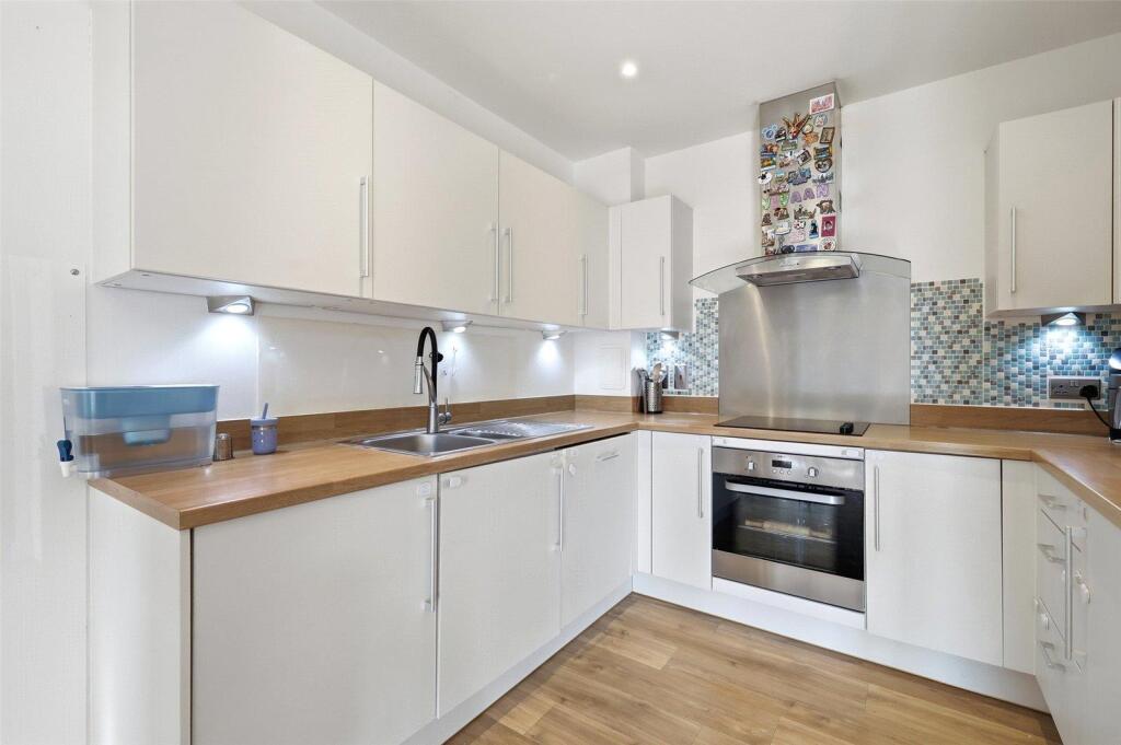 Apartment in London - View 5