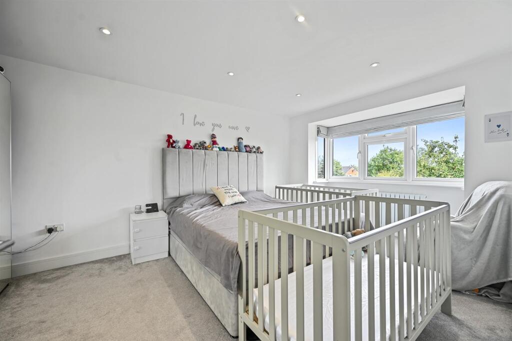 Apartment in Borehamwood, Elstree and Borehamwood - View 5