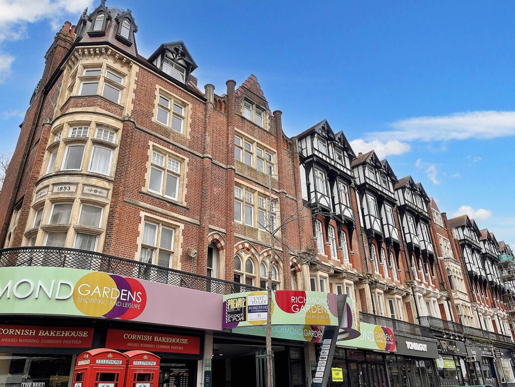 2-bed flat on Old Christchurch Road, Bournemouth, Dorset, BH1, £125,000