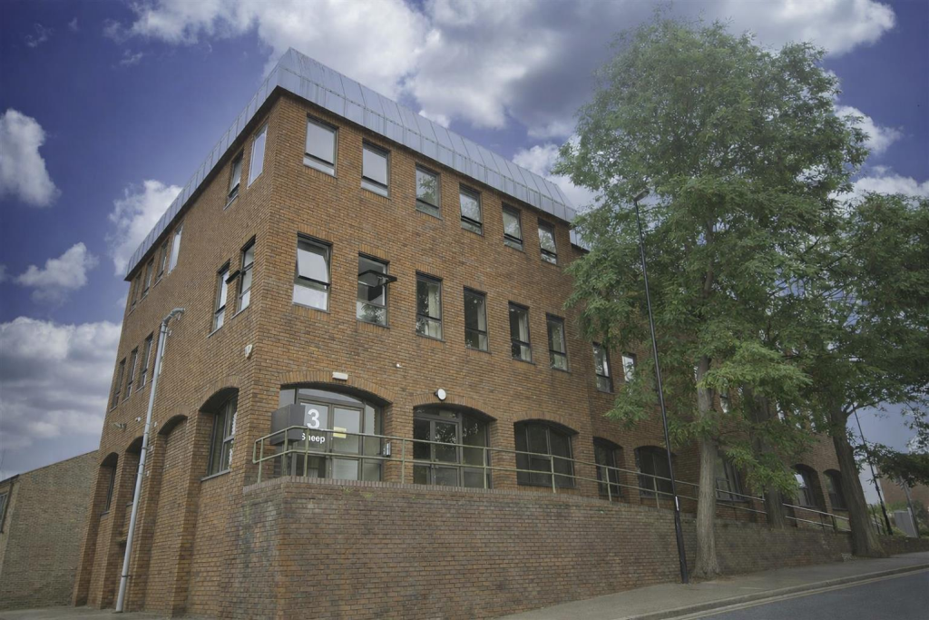 Main image of property: 33a Sheep Street, Town Centre