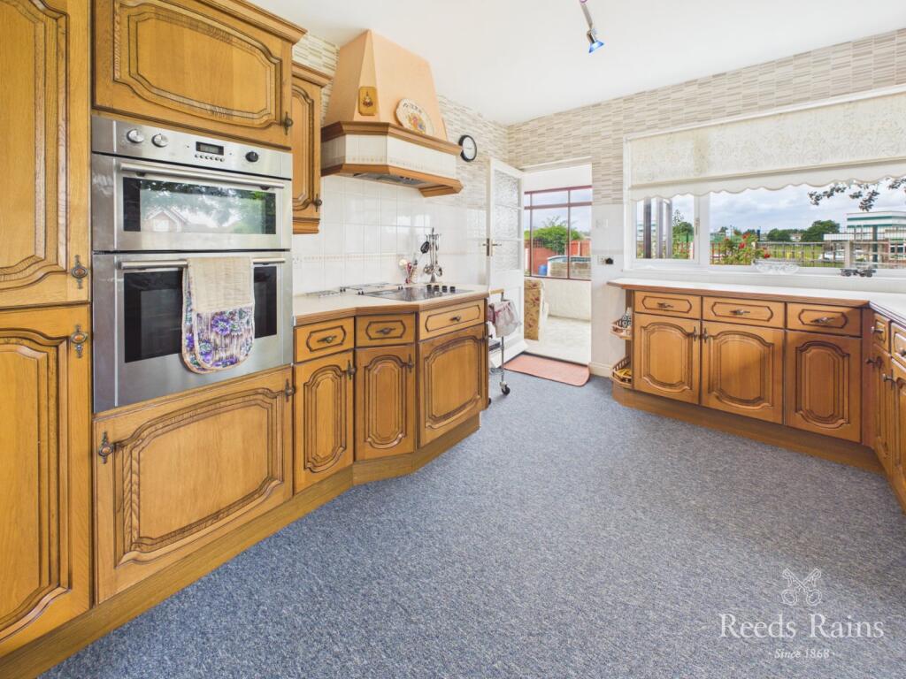 Dovecote Close, Marske-by-the-Sea, Redcar, North Yorkshire, TS11 photo 4