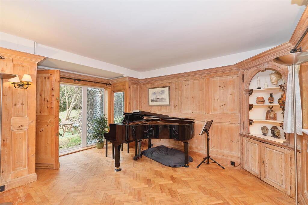Carlton Road, Seaford - More