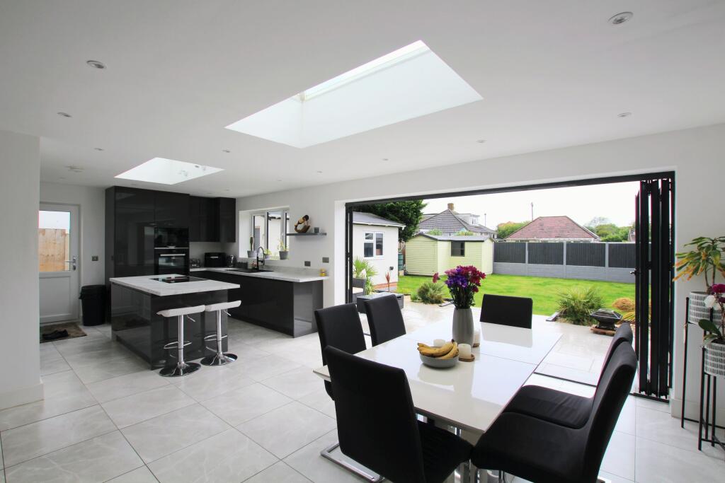Gorse Lane, Clacton-on-Sea photo 4