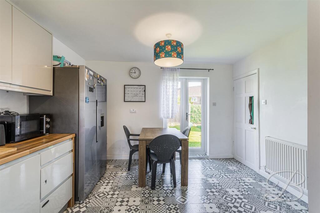 House in Mansfield, Nottinghamshire - View 4