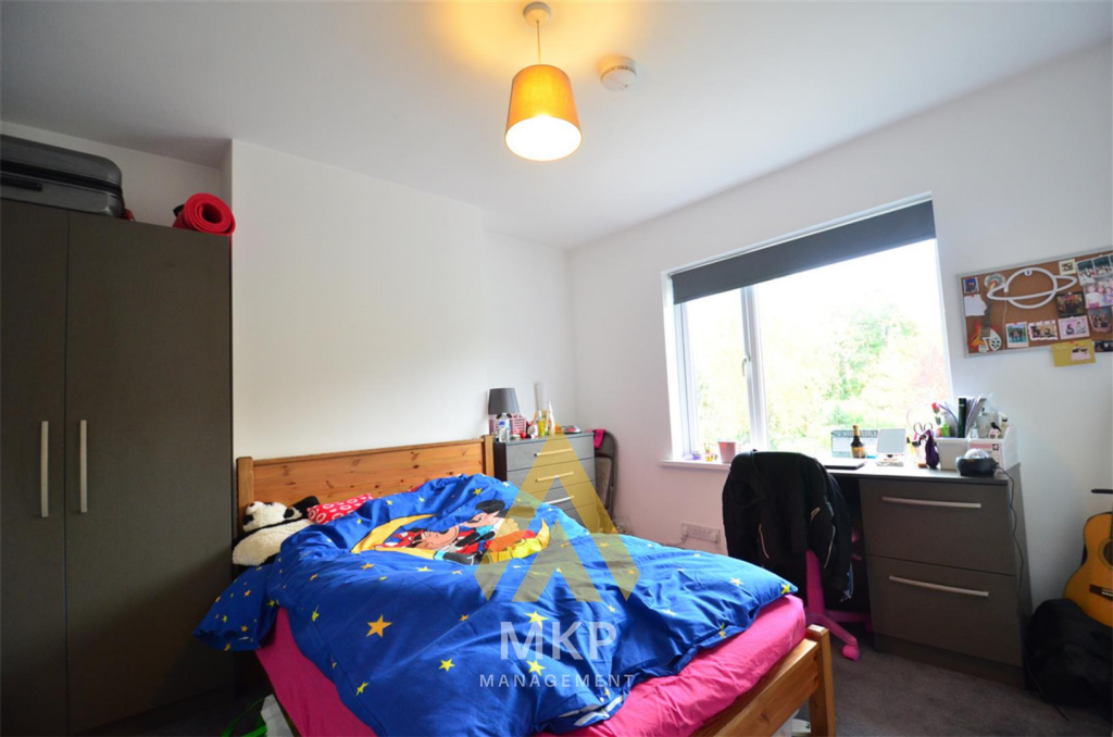 5 bedroom terraced house for rent
