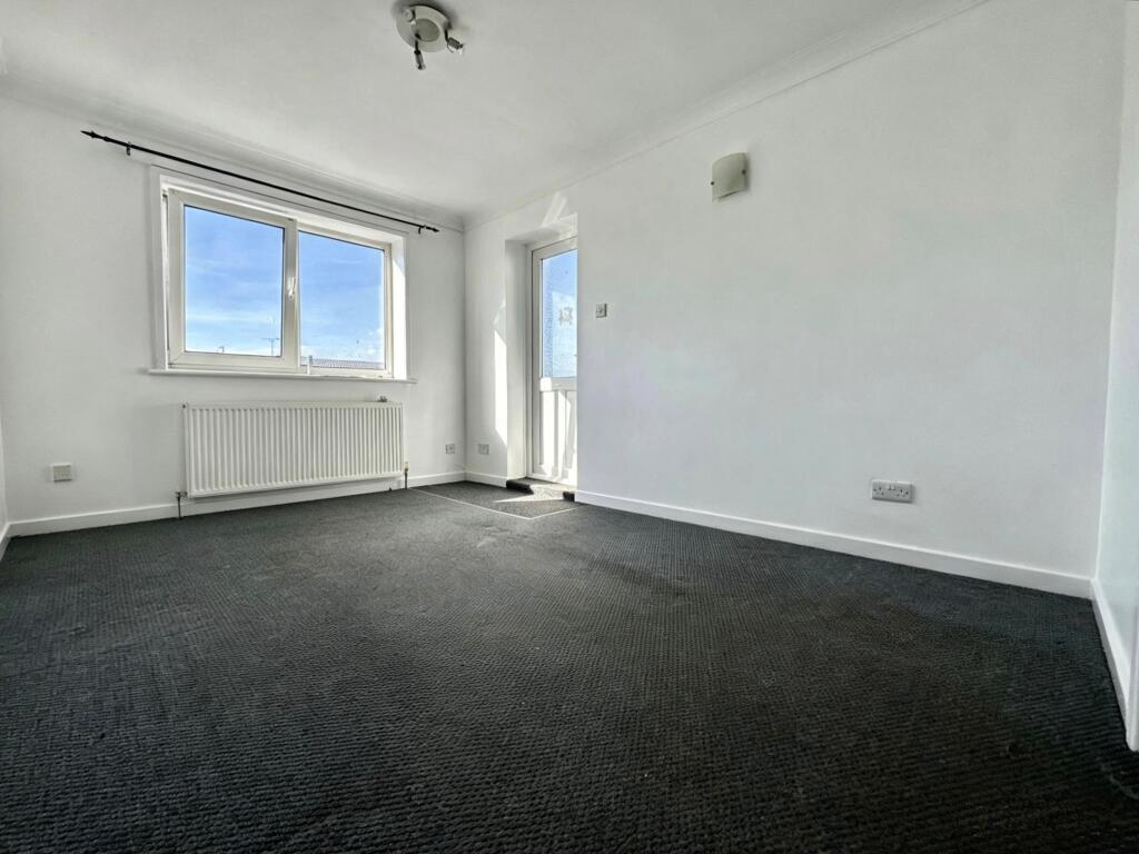 St Catherines Road, Littlehampton, BN17 photo 4
