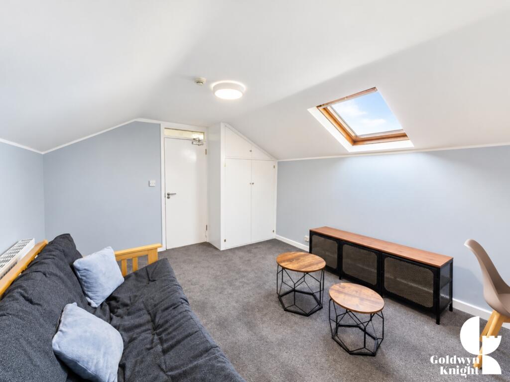Apartment in Watford - View 2