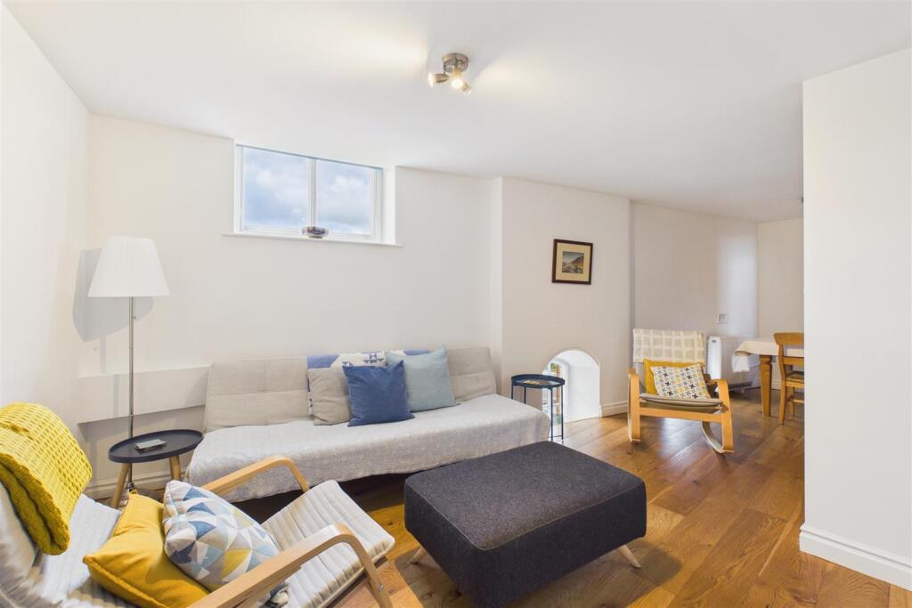 Victoria Bar Apartments, Victor Street photo 2