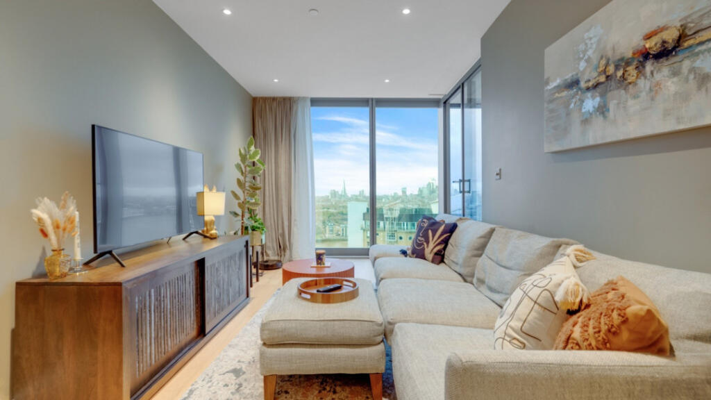 Main image of property: London, London, E14 9GU