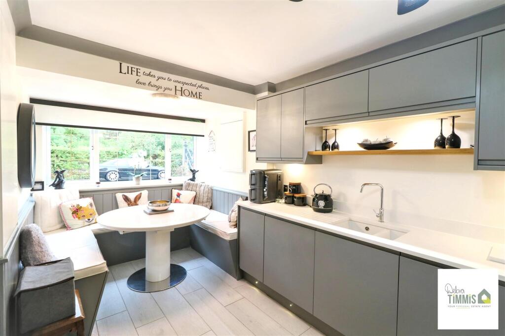 House in Stoke-on-Trent, Baddeley Green - View 5
