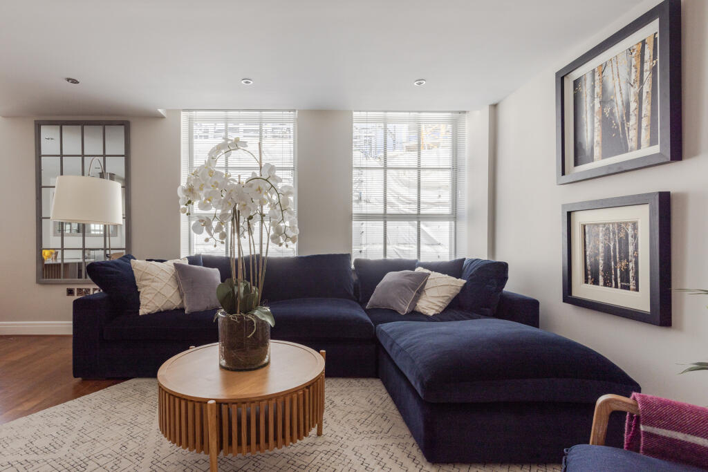 Apartment in London, City of Westminster - More