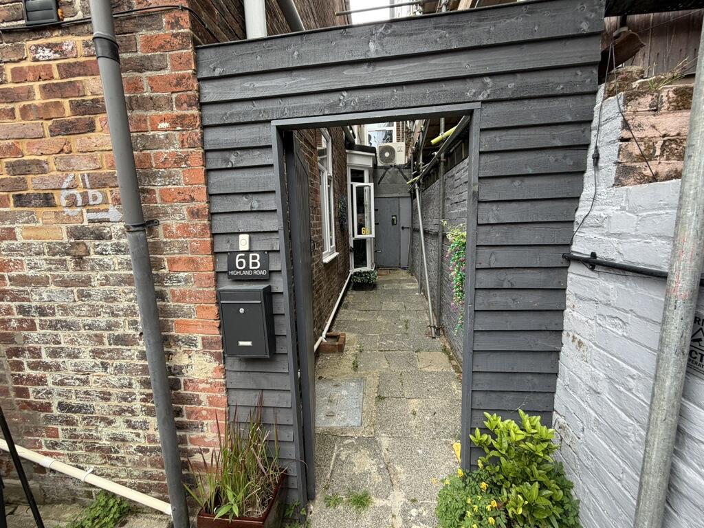 Photo 8