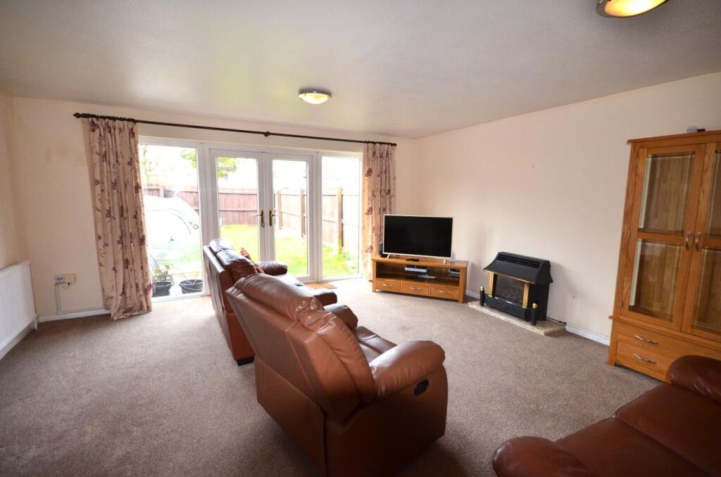Avondale, Ash Vale, Aldershot, GU12 photo 3