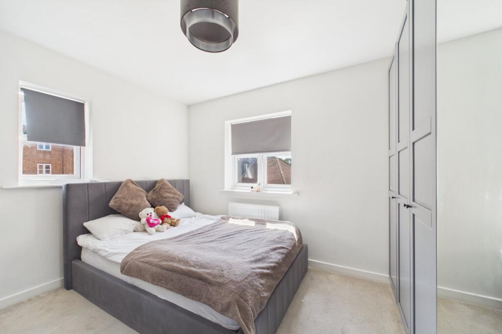 Apartment in Newell Green, Warfield - View 6