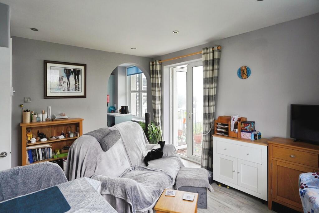 Apartment in Looe, Cornwall - View 3