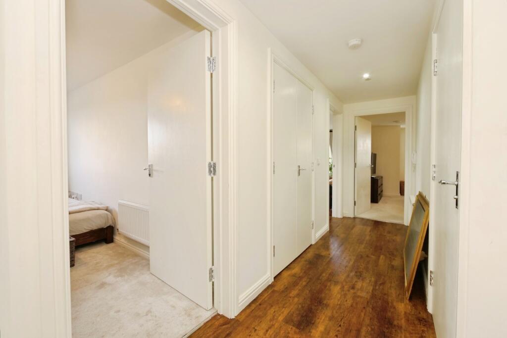Apartment in Carway, Llangyndeyrn - View 4