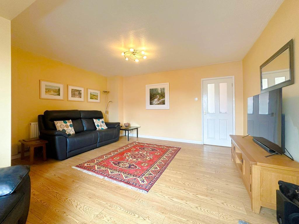 Sunderland Close, Melksham, Wiltshire, SN12 6TZ photo 3