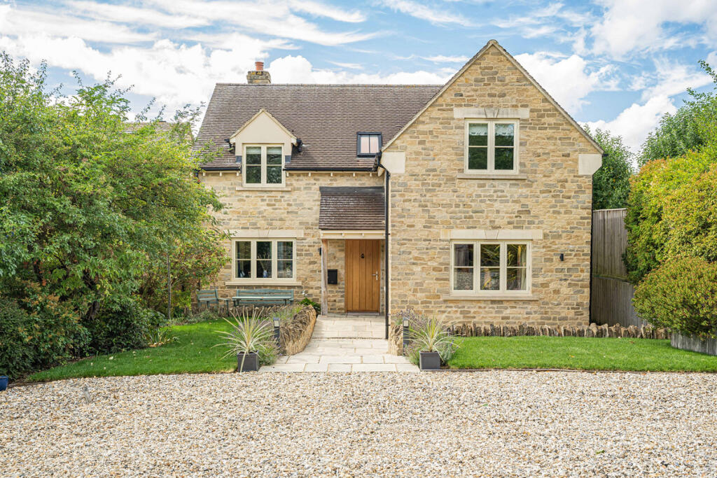 Main image of property: Willowgate, Common Road, North Leigh, OX29