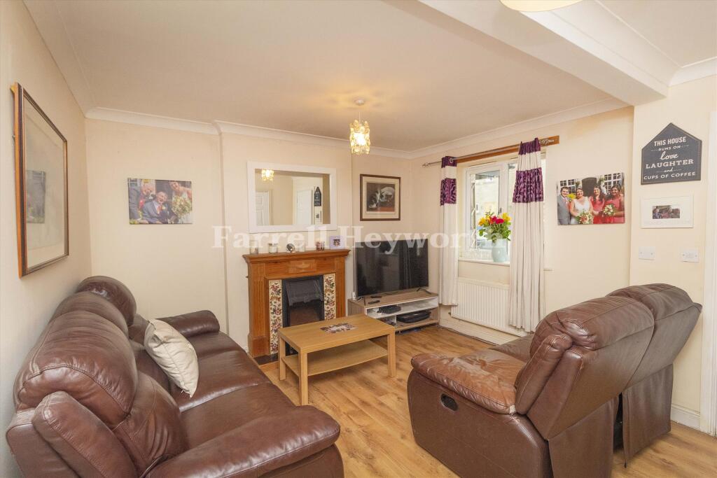 14, Green Meadow Close photo 2