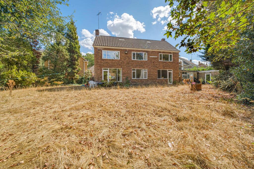 House in Weybridge - View 4