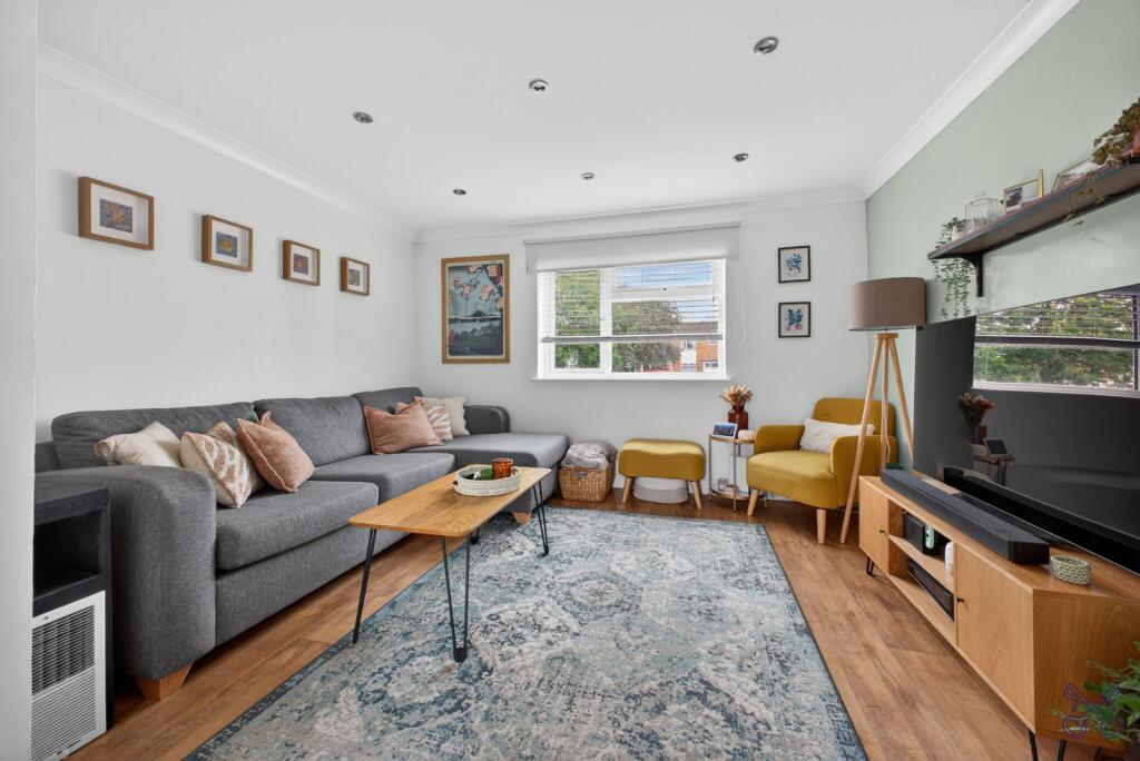 Blossomfield Close, Evesham, Worcestershire, WR11 photo 3