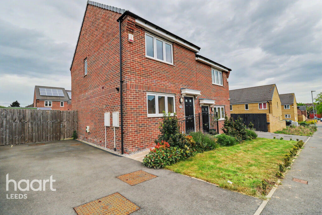 Main image of property: Lingmoor Street, Leeds