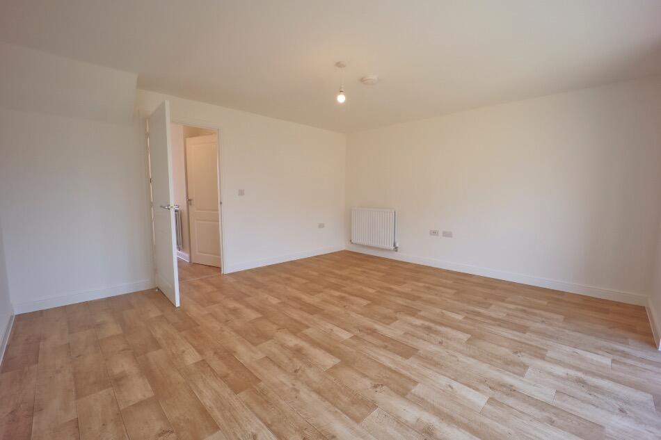 House in Luton - View 5