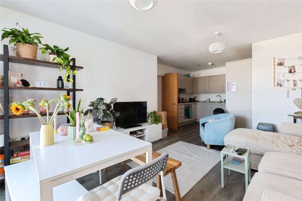 Apartment in Poole, Lower Hamworthy - More