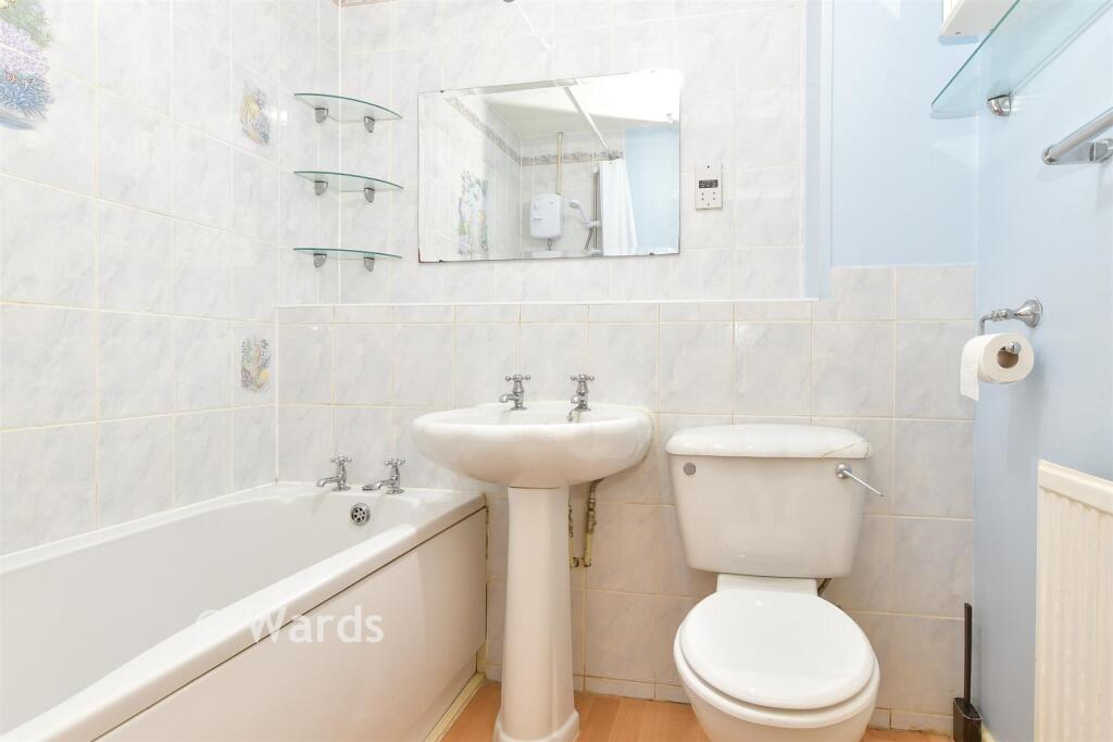 House in Chatham, Wayfield - View 5