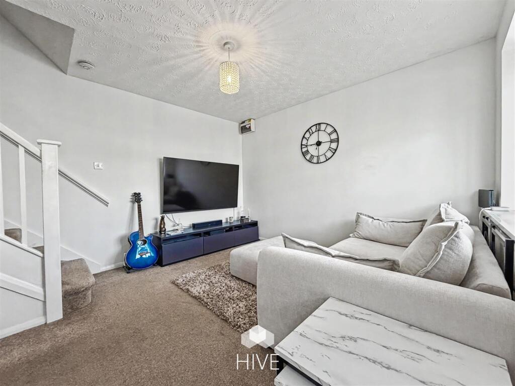 House in Highcliffe-on-Sea, Highcliffe and Walkford - More