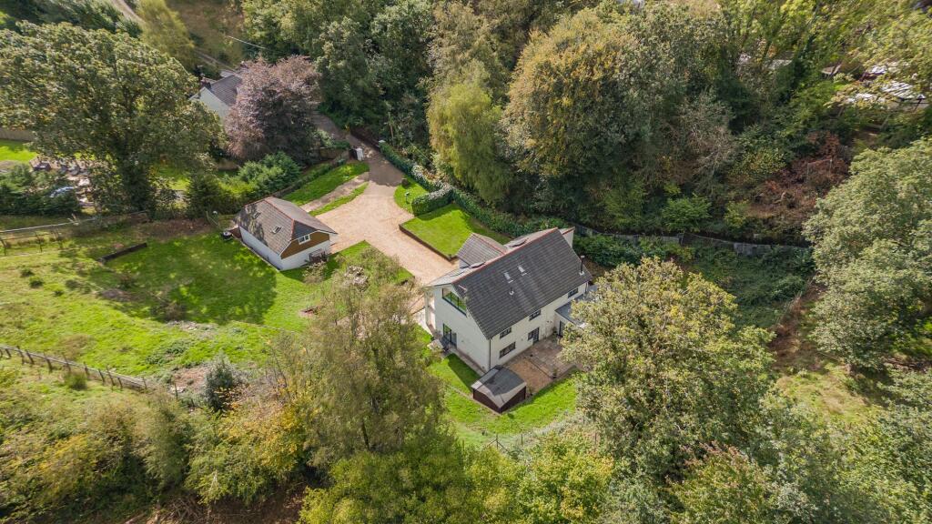 House in Cardiff, Gelligaer - View 4