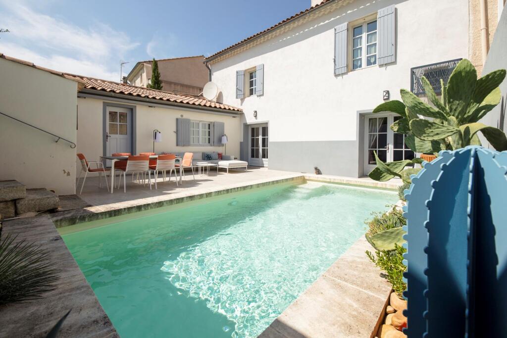 Main image of property: Provence-Alps-Cote d`Azur, Bouches-du-Rhône, Maillane