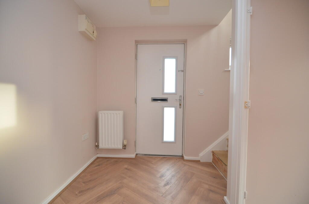Follager Road, Rugby  photo 2