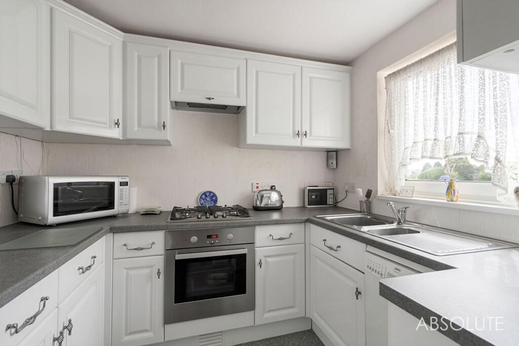 Apartment in Torquay, Torbay - View 2