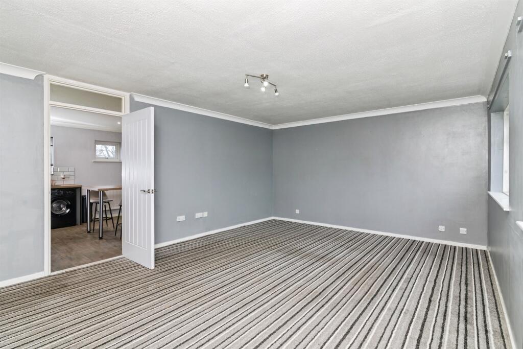 Henham Road, Lowestoft photo 2