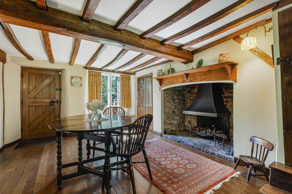 House in South Oxfordshire, Great Haseley - More