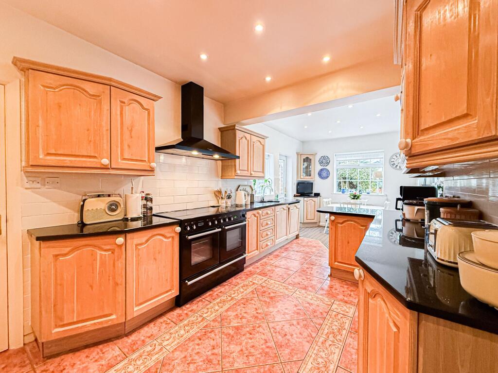 Downham Green, Liverpool, L25 photo 2