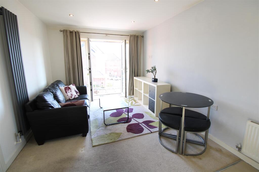 Apartment in East Cowes, Osborne - View 5