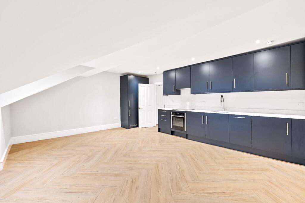 Apartment in Brighton - View 3