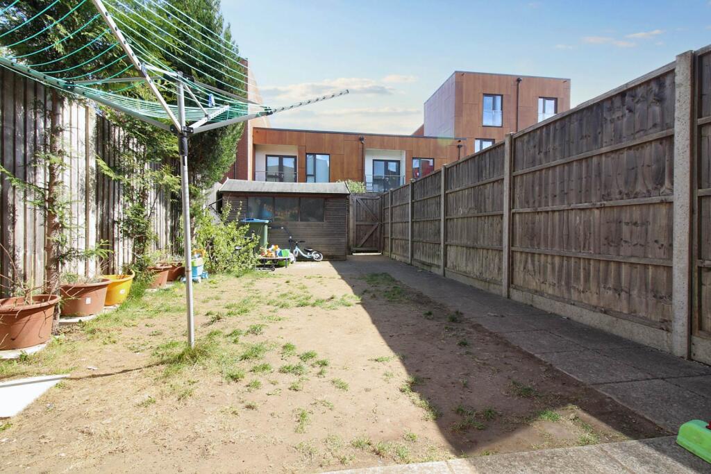 House in Aylesbury, Buckinghamshire - View 4