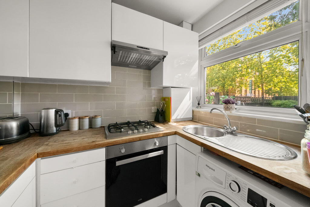 Apartment in London - View 4