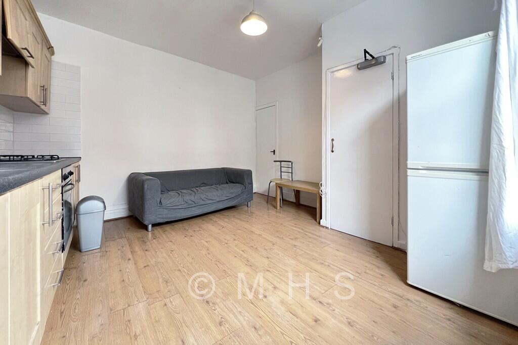 House in Leeds, Hyde Park - View 5